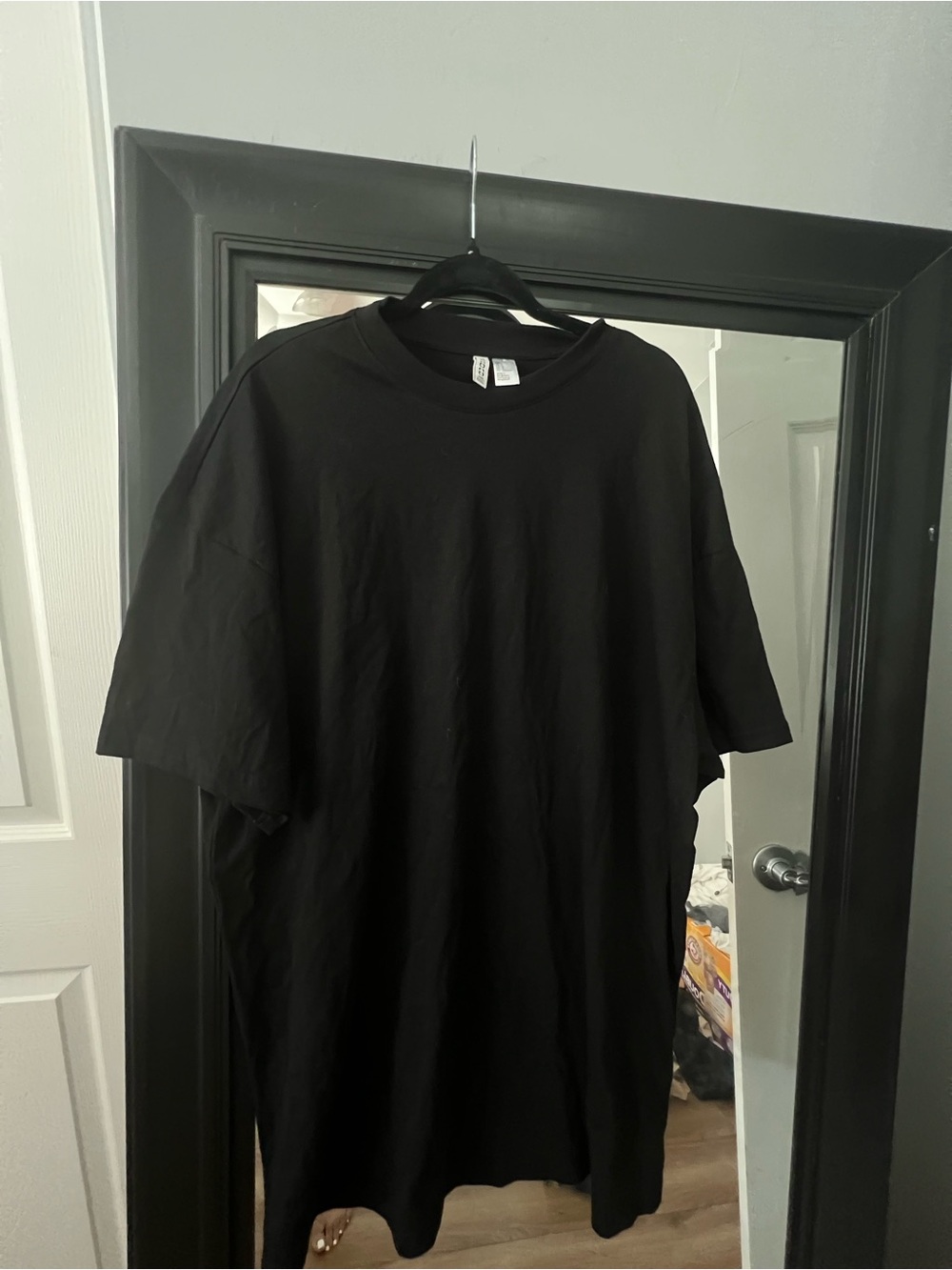H&M Men's Black Short Sleeve Crewneck T-Shirt OVERSIZED